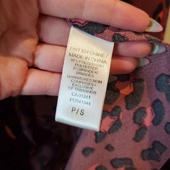 Twik (Simons) Leopard Print Red Button Up Shirt with Black Velvet Tie (Small) - Picture 7 of 7